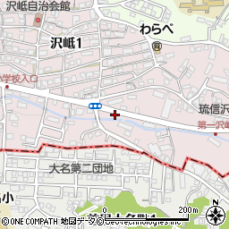 沢岻小学校入口周辺の地図
