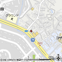 ファミリーマート知花四丁目店周辺の地図