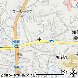 知花カギ店周辺の地図