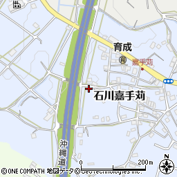 沖縄県うるま市石川嘉手苅385-1周辺の地図