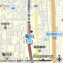 ファミリーマートＪＲ亀川駅前店周辺の地図