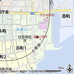 新町駐車場周辺の地図