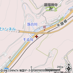 愛媛県八幡浜市郷3-117周辺の地図