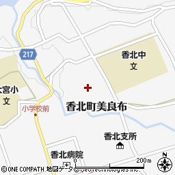 〒781-4212 高知県香美市香北町美良布の地図