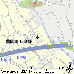 愛媛県四国中央市豊岡町五良野64周辺の地図