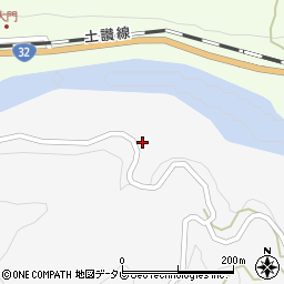 徳島県三好市池田町川崎角見599周辺の地図