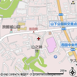 愛媛県四国中央市川之江町1027-40周辺の地図