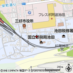 徳島県三好市池田町シンマチ1354周辺の地図
