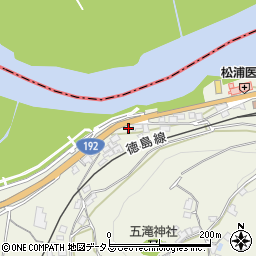 徳島県三好郡東みよし町中庄2105周辺の地図