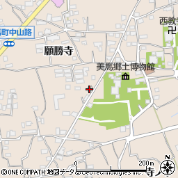 徳島県美馬市美馬町願勝寺11周辺の地図