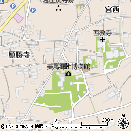 徳島県美馬市美馬町願勝寺10-18周辺の地図