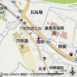 徳島県美馬市穴吹町穴吹池田1-1周辺の地図