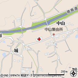 徳島県美馬市美馬町中山18周辺の地図