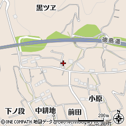 徳島県美馬市美馬町中耕地32周辺の地図