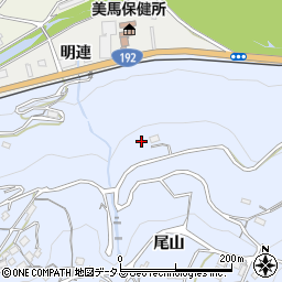 徳島県美馬市穴吹町口山尾山121周辺の地図