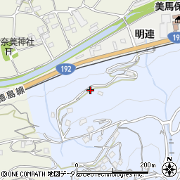 徳島県美馬市穴吹町口山尾山195-1周辺の地図
