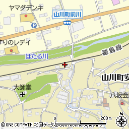 徳島県吉野川市山川町古城143周辺の地図