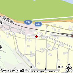 徳島県吉野川市山川町川田8周辺の地図