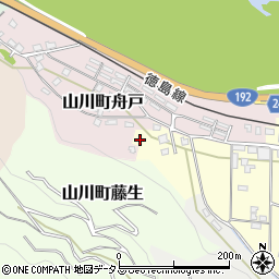 徳島県吉野川市山川町川田24-3周辺の地図