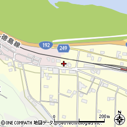 徳島県吉野川市山川町川田5-4周辺の地図