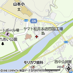 香川県三豊市山本町財田西143周辺の地図