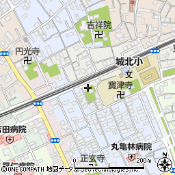 香川県丸亀市瓦町109周辺の地図