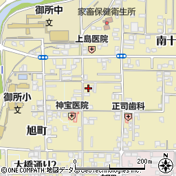 奈良県御所市701周辺の地図