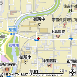 奈良県御所市681周辺の地図