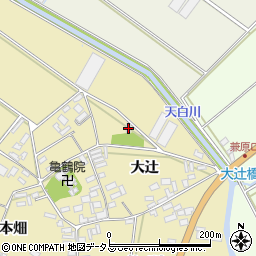 愛知県田原市亀山町大辻53周辺の地図