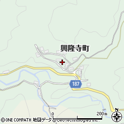 奈良県奈良市興隆寺町492周辺の地図