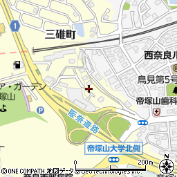 奈良県奈良市三碓町2111-19周辺の地図
