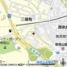 奈良県奈良市三碓町2130-19周辺の地図