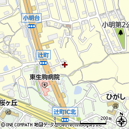 奈良県生駒市小明町1335-6周辺の地図