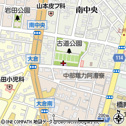 古道公園内テニスコート管理棟周辺の地図