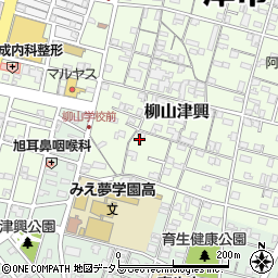 三重県津市柳山津興1442-1周辺の地図