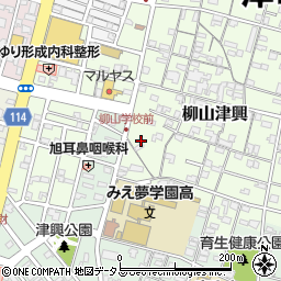 三重県津市柳山津興1510周辺の地図