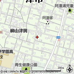 三重県津市柳山津興667-6周辺の地図