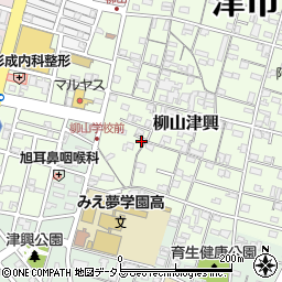 三重県津市柳山津興1443周辺の地図