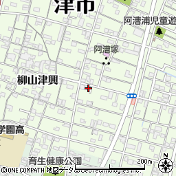 三重県津市柳山津興667-3周辺の地図