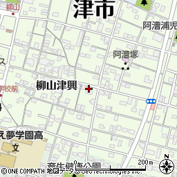 三重県津市柳山津興1458周辺の地図