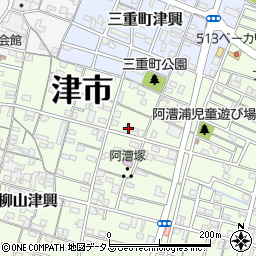 三重県津市柳山津興596-3周辺の地図