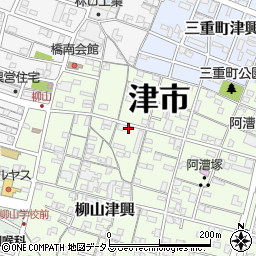 三重県津市柳山津興1566周辺の地図