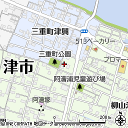 三重県津市柳山津興556-1周辺の地図