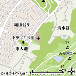 京都府木津川市鹿背山東大池周辺の地図