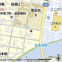 三重県津市桜橋2丁目24周辺の地図