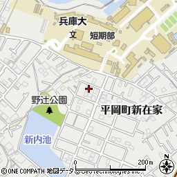 兵庫県加古川市平岡町新在家2066-18周辺の地図