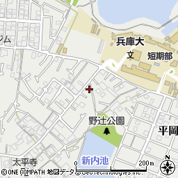 兵庫県加古川市平岡町新在家2112-2周辺の地図