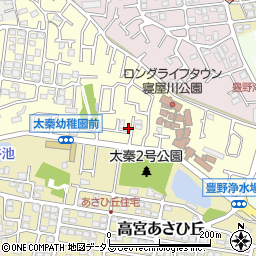 大阪府寝屋川市太秦緑が丘25-23周辺の地図