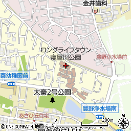 大阪府寝屋川市太秦緑が丘35周辺の地図