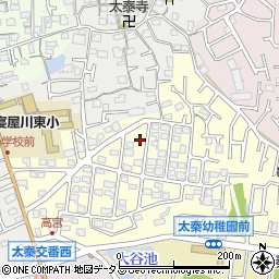 大阪府寝屋川市太秦緑が丘13-9周辺の地図